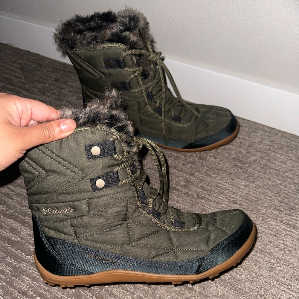 Columbia boots, womens size 11, green